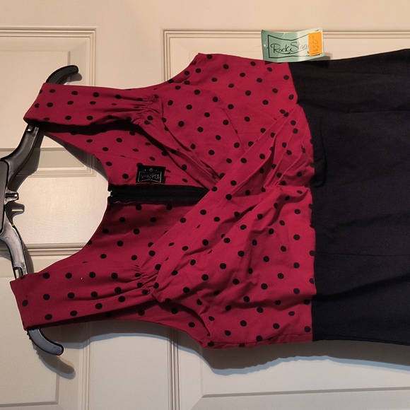 Red and black dress - Picture 2 of 7